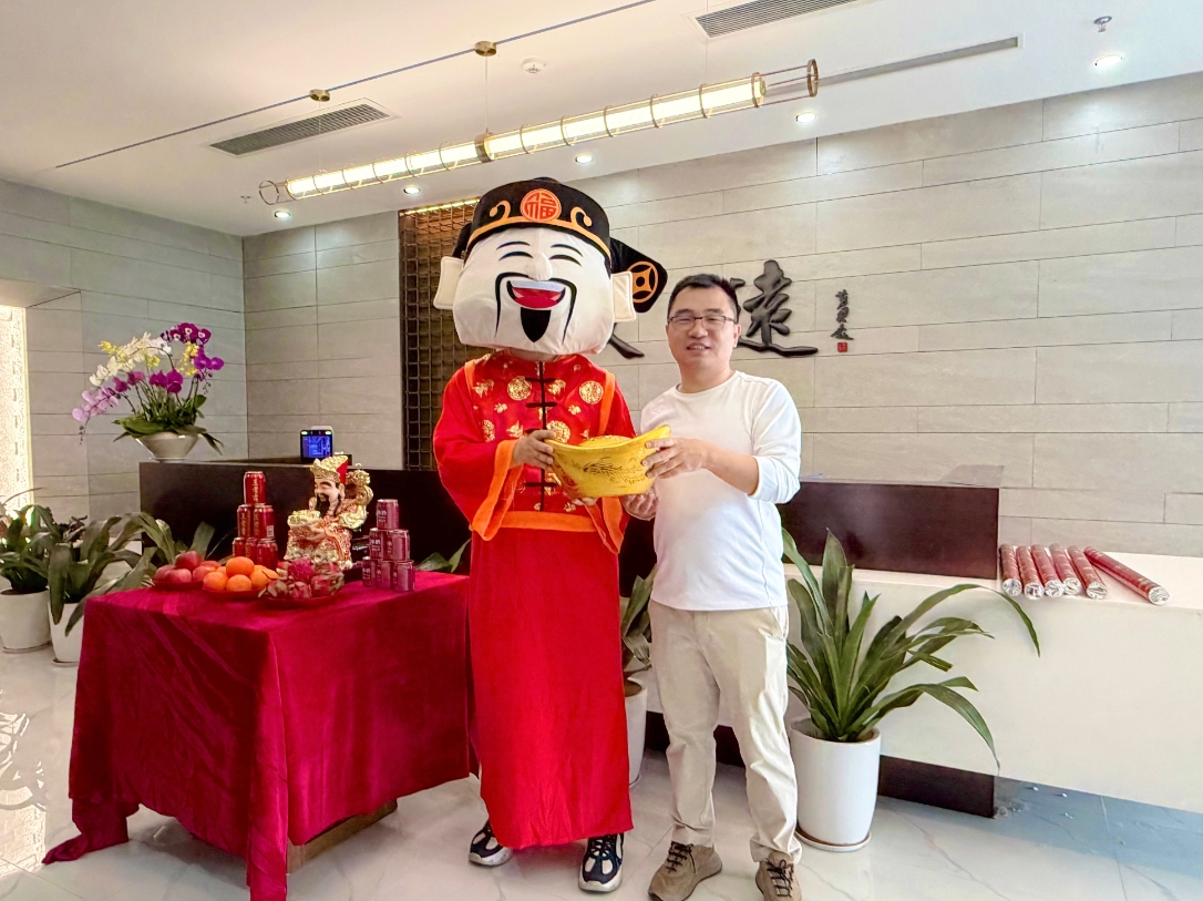 维多利亚老品牌vic(集团)官方网站